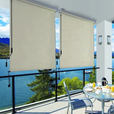 1.6m * 2.5m Vật liệu buồm polyester có thể kéo lại chống nước Sunshade Drop Vertical Awning