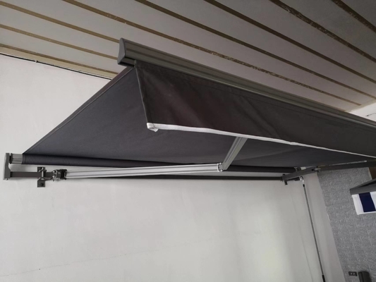 Vật liệu buồm Polyester Cửa nhòa kéo ra cho sân thượng ban công Tấm phủ chống nước UV